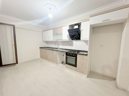 Karşıyaka Anadolu Cad. Yakını Yüksek Giriş Kiralık 2+1 Daire