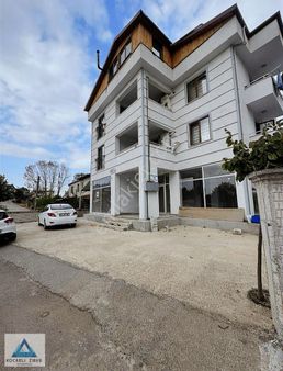 Başiskele Kullar'da Fabrikalara Yakın Depo