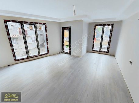 Yunusemre Mah'de Ana Caddeye Yakın 125m2 3+1 1.kat Lüx Daire