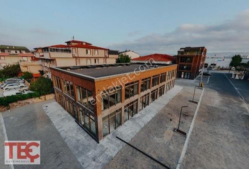 Strada Mini Projesinde Kiralık Köşe Dükkan - Teç