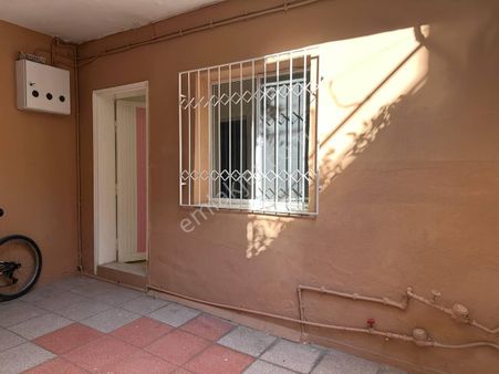 Bornova Çamdibi'nde Merkezı Konumda 2+1 70m² Kiralık Daire