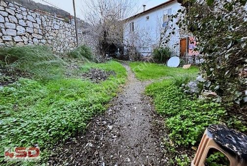 Selimiyede Deniz Manzaralı 186 M2 Müstakil Yolu Olan