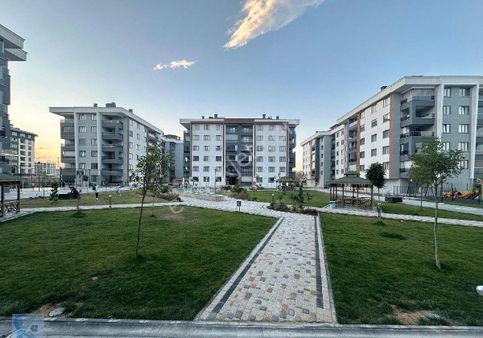 Kule 42 Emlak'tan Gazze Caddesi Üzeri Uyar Park Sitesi Arakat 3+1 Satılık Daire
