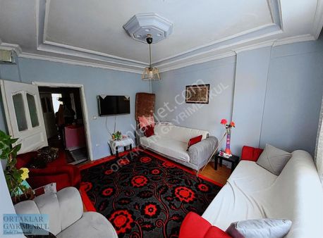 Sancaktepe Sarıgazi Mah.2+1 Ara Kat Toprak Hisseli