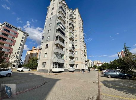 Zümrüt Mahallesi Önü Açık Mükemmel Konum 3+1 Fırsat Dairesi