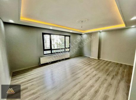 Avantaj'dan Otobüs Yolu Üzerin'de Okul,pazar Yakını Yapılı 3+1