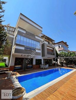 Yenişehir'de 625 M2 6+2 Müstakil Villa