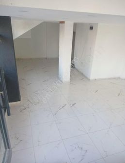 Esem Emlaktan Halkalı Kavaklıda Köşe Başı Dükkan.