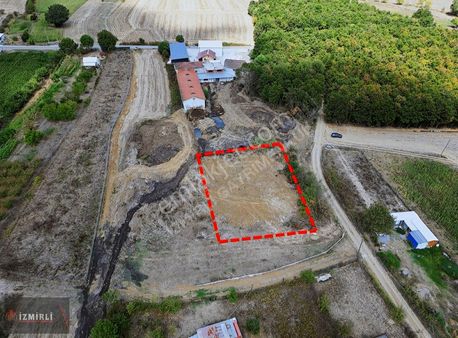 1382m2 Yola Cepheli Elektrik Ve Suyu Olan Yerleşim İçerisinde
