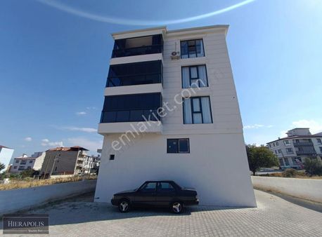 Şemikler'de Çok Kullanışlı İdeal Odalar 2+1 Satılık Daire