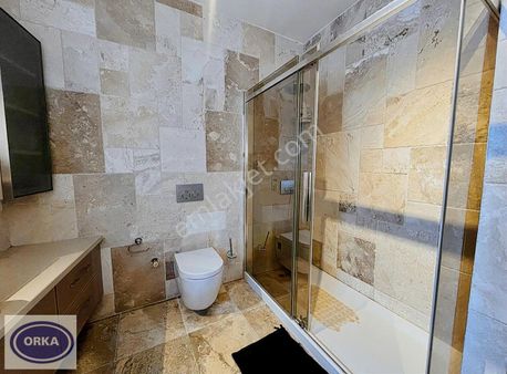 Burgazada'da Kesintisiz Deniz Manzaralı 4+2 Satılık Daire