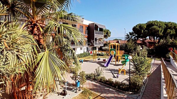 Kuşadası Kadınlar Denizine Satılık