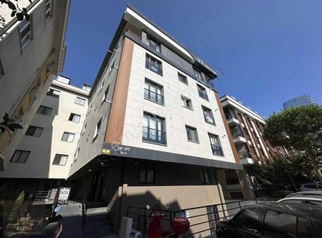 Bizim Gayrimenkul'den Küçükyalı'da Sıfır Bina 2+1