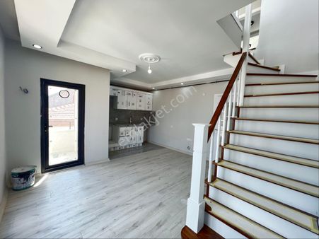 Avcılar Merkezde Cadde Ulaşım Yakında Sıfır 4+1 170m2 Dubleks