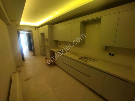 Menderes Turyap'tan Mithatpaşa Mh. 2+1 Sıfır Satılık Geniş Daire