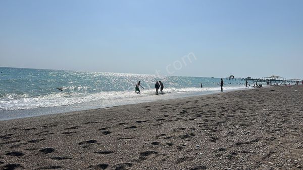 Manavgatta Den̈ize 1.paŕsel Yol+deniz T.t.a Lı 0.80 Emsalliotel Arsası