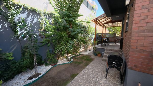 Yeni Foça'da Satılık Yazlık Villa