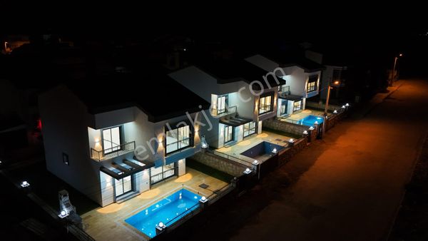 Aydın Didim Altınkum Yeşilkent Yolu 5+1 Satılık Villa