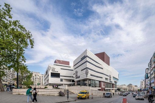 Doğu Garaj Avm Giriş Kat Devren Kiralık Dükkan