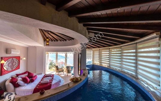 Kalkan'da Deniz Manzaralı, Kapalı Havuz Ve Jakuzili 5+1 Villa