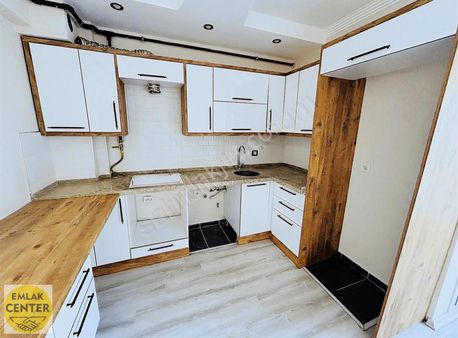Emlak Center'dn Muradiye Mah'sinde 1+1 Satılık Daire