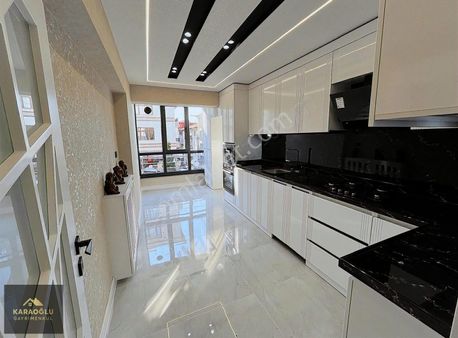 Karaoğlu Gayrimenkul'den Karakaya Mahallesinde Hamamlı 3+1 Daire