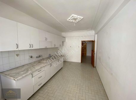 Kalender Emlaktan Meydan Mahallesinde 2+1 130m2 Satılık Daire