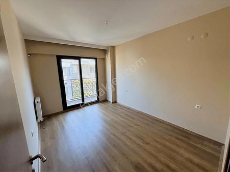 2+1 Doğalgazlı Havuzlu Site İçerisinde Daire