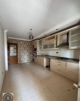 Remint’den Yurt Mahallesinde Geniş 4+1 Kapalı Mutfak Çift Banyolu Dirrk Hasarsız Satılık Daire!!!