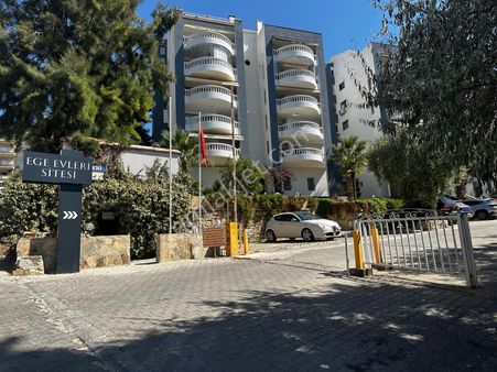 Kuşadası Ege Mah.full Deniz Manzaralı Havuzlu Sitede 4+1
