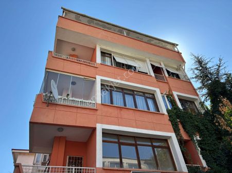 Anadoludan Emekte Genç Binada 3+1 Ön Katta Tek Daire Boş
