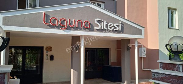 Kuşadası Ege Mahalesinde, Laguna Sitesinde Satılık Daire