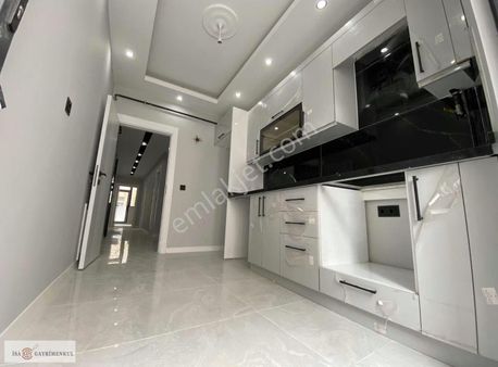 Cami Mah 2+1 Ara Kat 95m2 Merkezi Konumda Lüks Asansörlü Daire