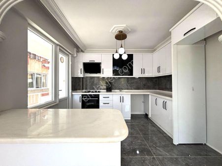 Yiğit'ten İkizçayda 3+1 Çay Manzarası Eşliğinde Ön Cephe Daire