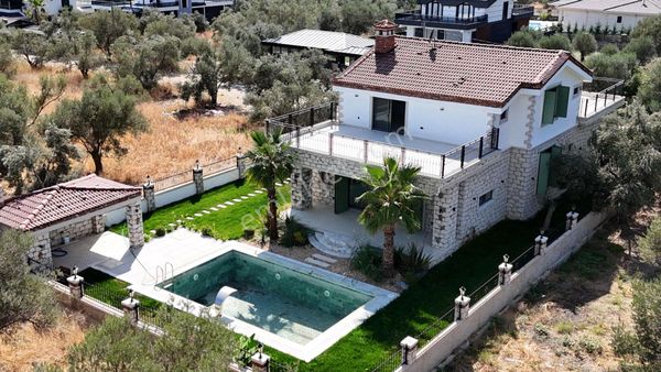 Yiğit'ten Altınolukta Alaçatı Konseptli Ultra Lüks 4+1 Villa