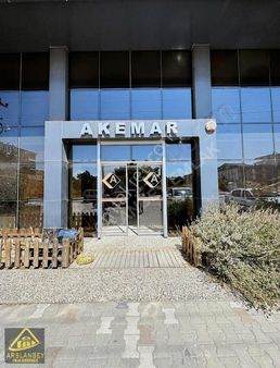 Arslanbey Emlaktan Satılık Dükkan