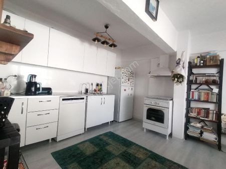 Kuşadası Türkmen Mahallesı’nde Bakımlı 2+1