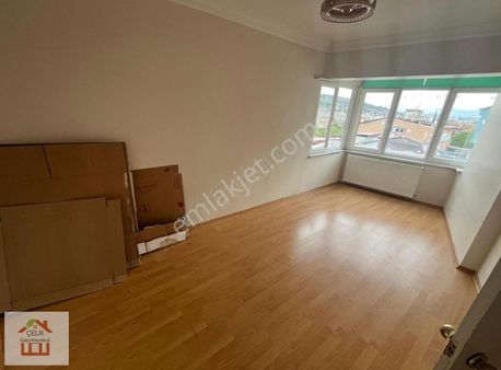 Çelik Gayrimenkulden Olukbaşı Cadde Kenarında Geniş 2+1