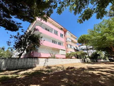 Akçay Sezgin Emlaktan Denize Yakın Geniş Kullanım Satılık 2+1