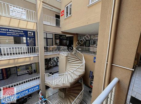 Etimesgut İş Merkezinde Kiralık Dükkan