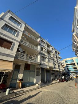 Davutlar Merkezde Satılık Yenilenmiş Ayrı Mutfak 3+1 Daire