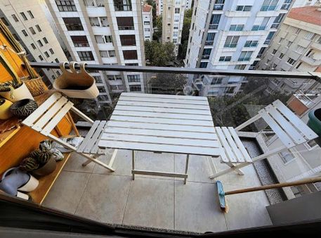 Şenesenevler'de Yeni Binada, Balkonlu, Kombili 3+1 Satılık Daire