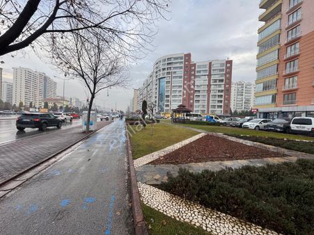 Şefikcan Cd Ne Cephe Merkezi Konumda Satılık Dükkan