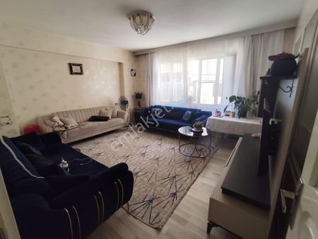 Ayyıldız Emlaktan 120 M2 2+1 Daire Bakımlı Ara Kat Uygun Fiyat