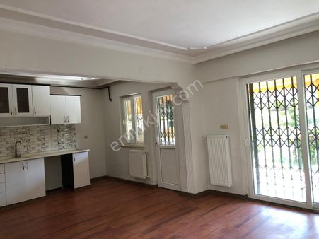 Dallıca Mahallesinde Giray Sitesinde Kiralık 4+1 Triplex Villa