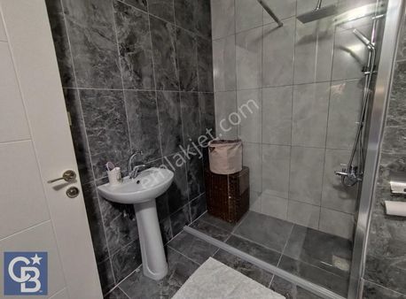 Site İçerisinde Bahçeli 3+1 Tripleks Villa