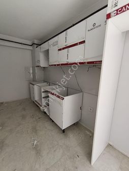 Çamlıca Mahallesinde Birlik Caddesi Yakını Satılık 2+0 Daire