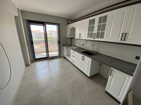 Akhisar Efem Gayrimenkulden Hürriyette Satılık 3+1 Daire!!!