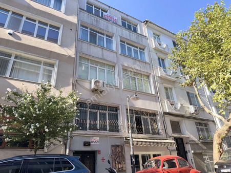 Ahmet Fetgâri Sokak'ta 195,75m2 Kupon Bina