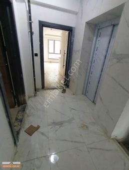 Cumhuriyet Mahallesinde Kiralık Sıfır 1+1 Daire